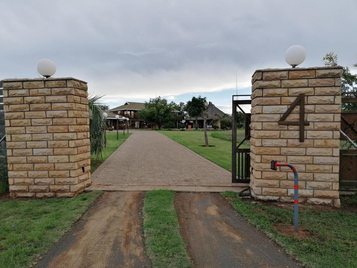 Safe Haven Guesthouse Bloemfontein Bagian luar foto