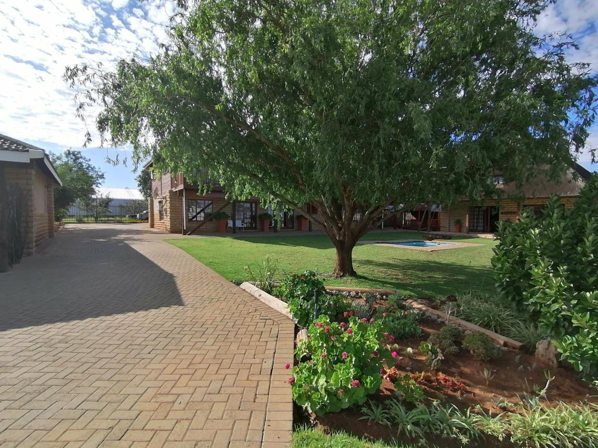 Safe Haven Guesthouse Bloemfontein Bagian luar foto