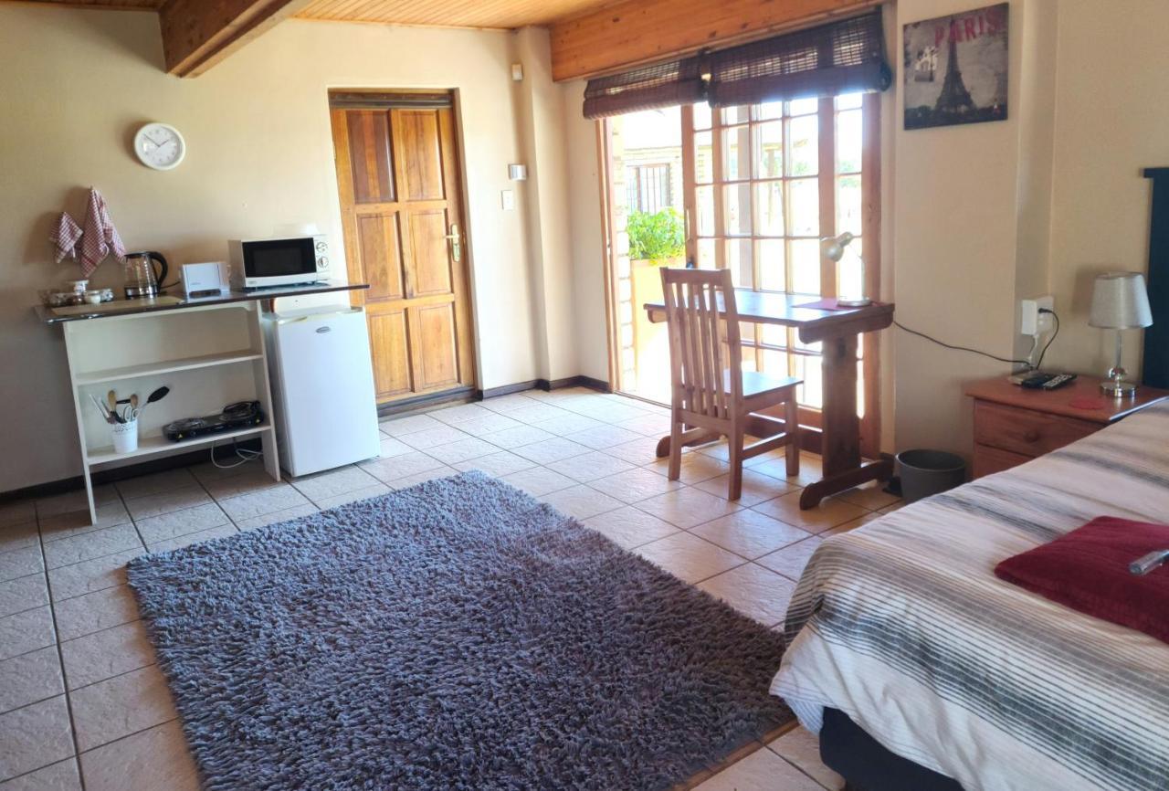 Safe Haven Guesthouse Bloemfontein Bagian luar foto